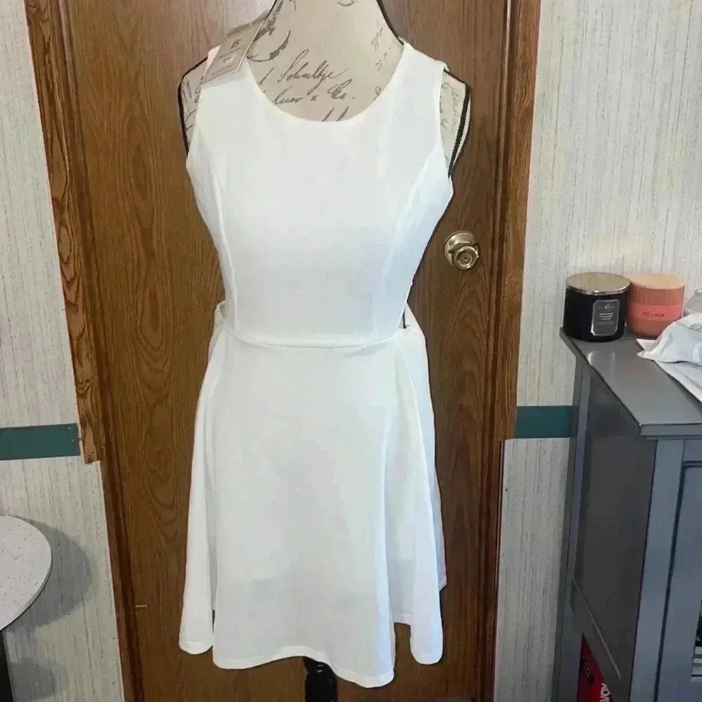NWT Women’s Belongsci Dress